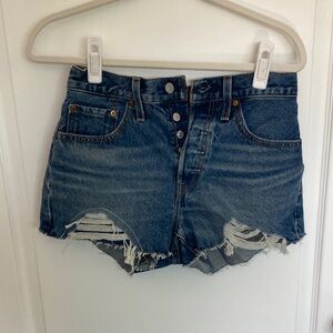 Levi’sClassic Distressed Denim Women’s Shorts - Blue